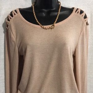 Pretty light pink Ardene top 🥰